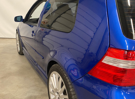 R32