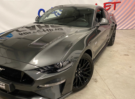 FORD MUSTANG