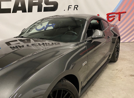 FORD MUSTANG